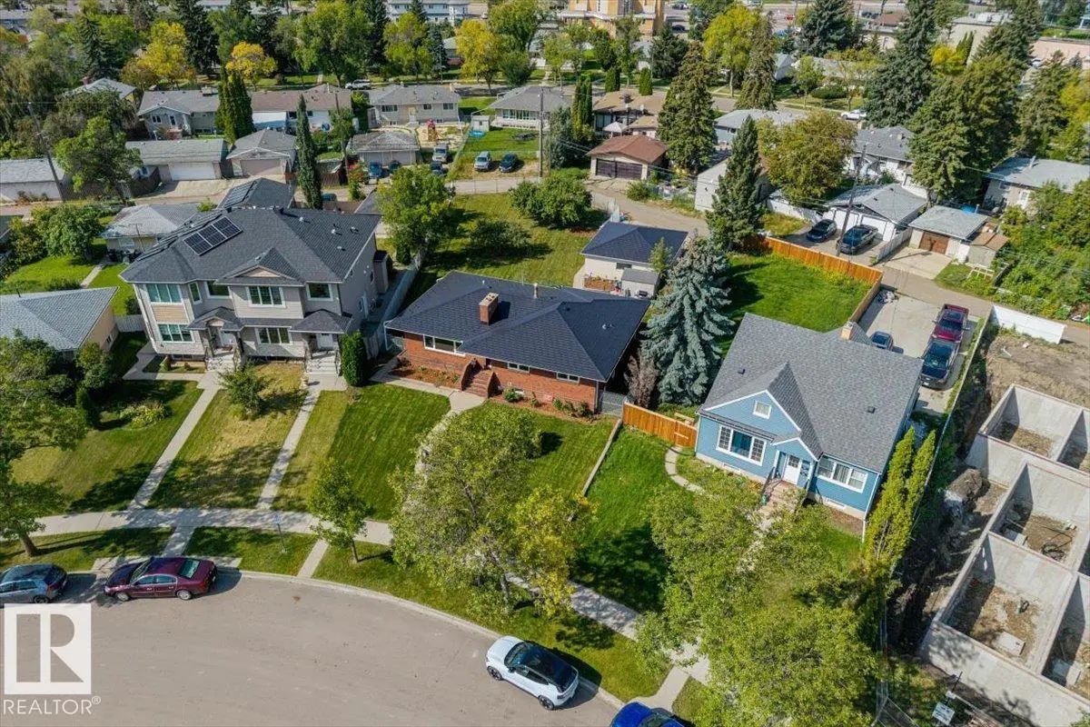 Photo for MLS®# E4507915 - home for sale at 11440 104 Street Northwest, Spruce Avenue, Edmonton AB