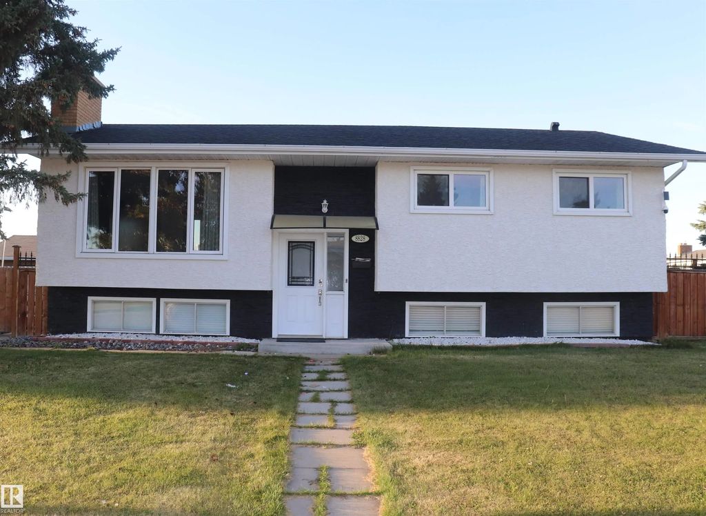 8828 151 Avenue, Edmonton