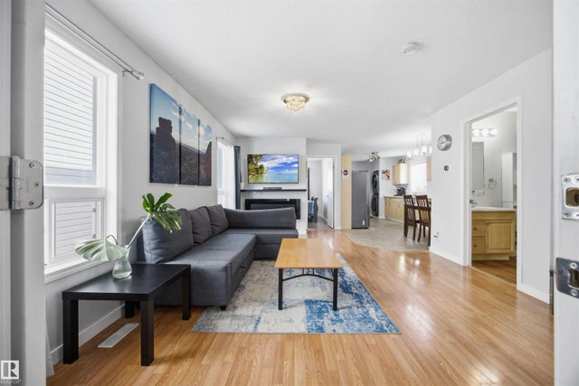 2340 30 Avenue Nw, Edmonton