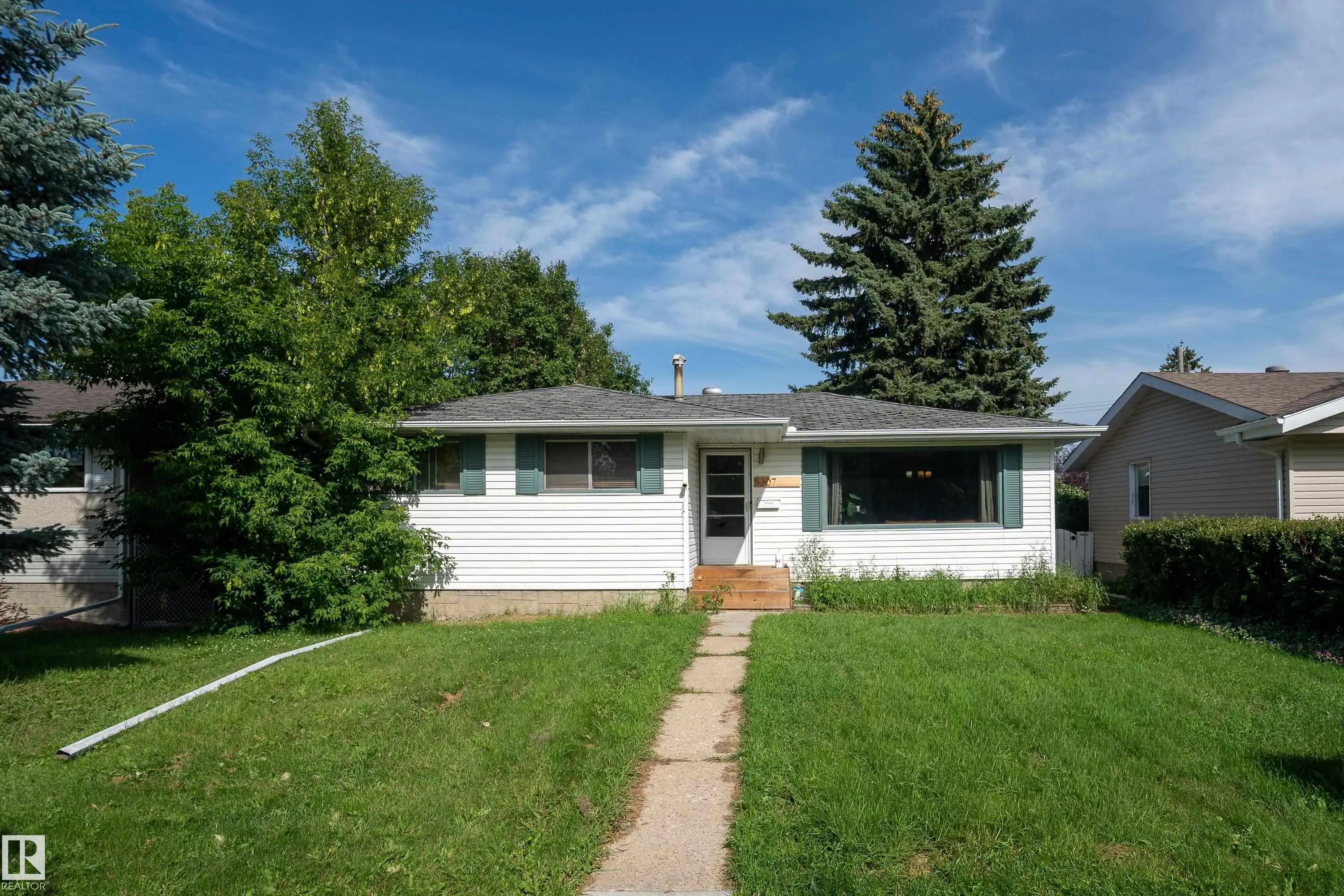 Edmonton Real Estate: Single Family Property for Sale in Pleasantview (Edmonton)