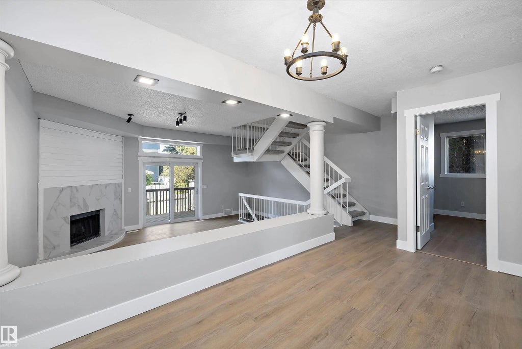 1511 Lakeside Green, St. Albert