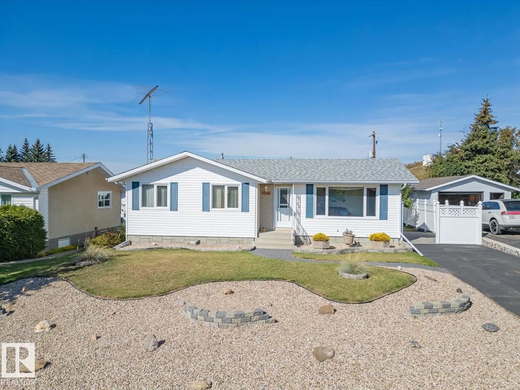 5320 54 Street, Bashaw