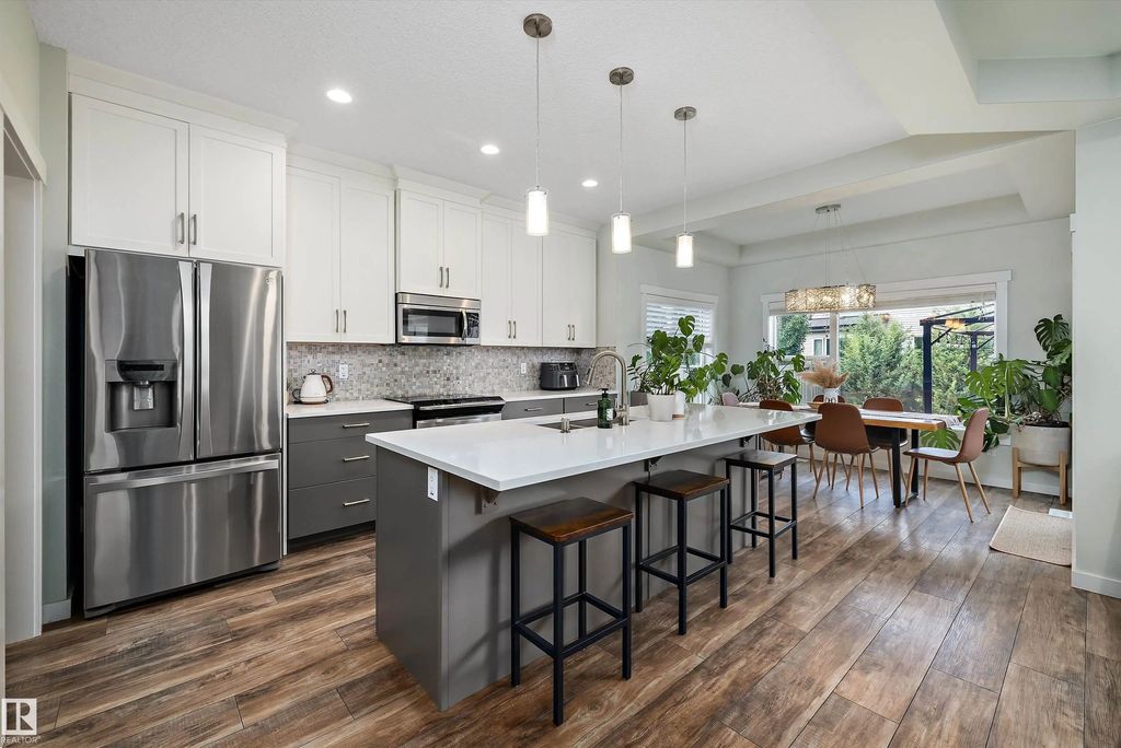 3911 Claxton Loop, Edmonton