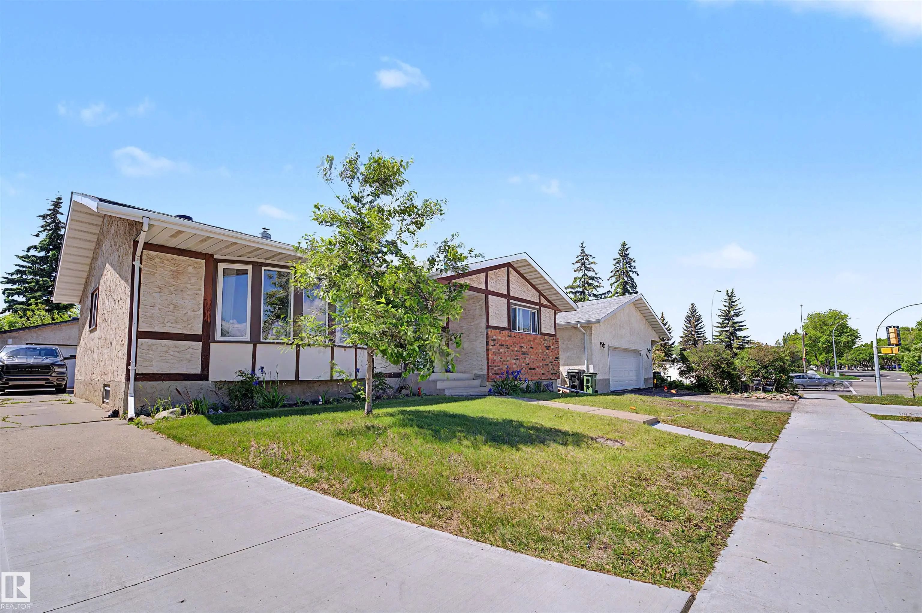 Photo of Listing #E4501658