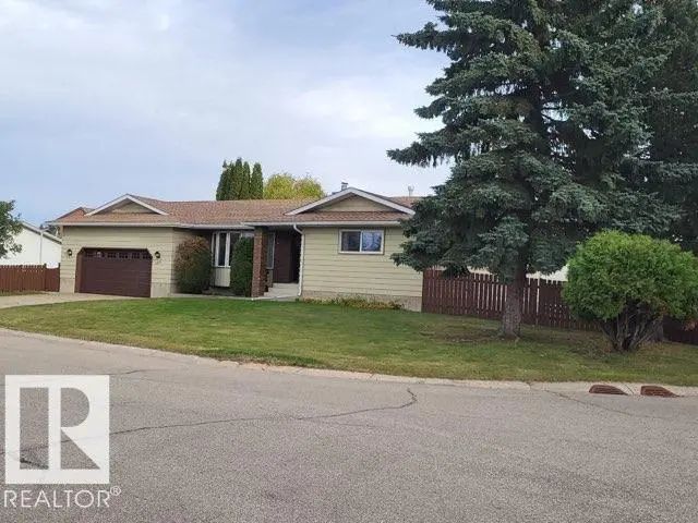 Fort Saskatchewan Home for Sale: Single Family Listing in Pineview Fort Sask.