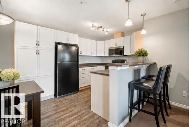 340 2436 Guardian Road Nw, Edmonton