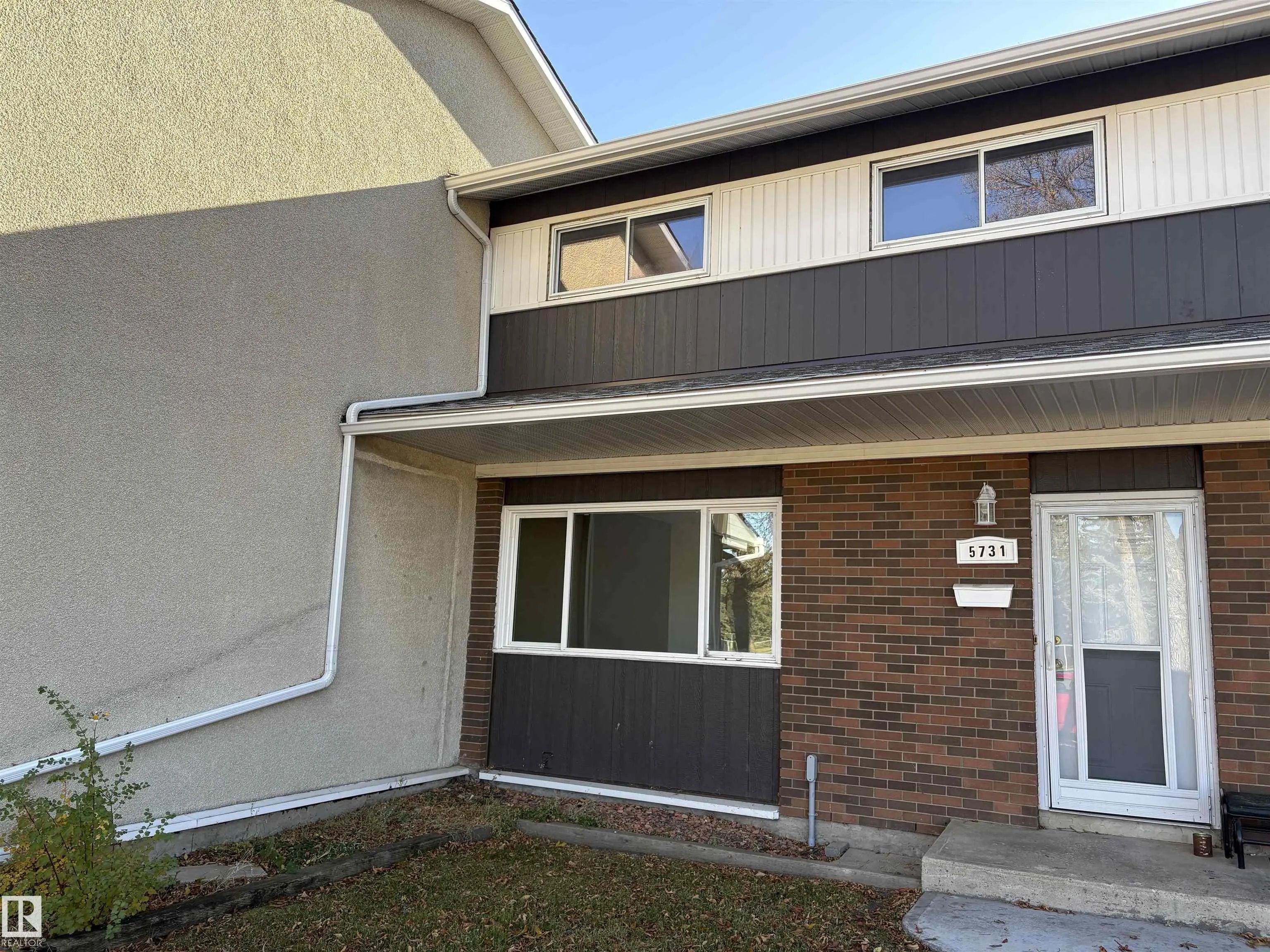 Edmonton Home for Sale: Condo / Townhouse Listing in York