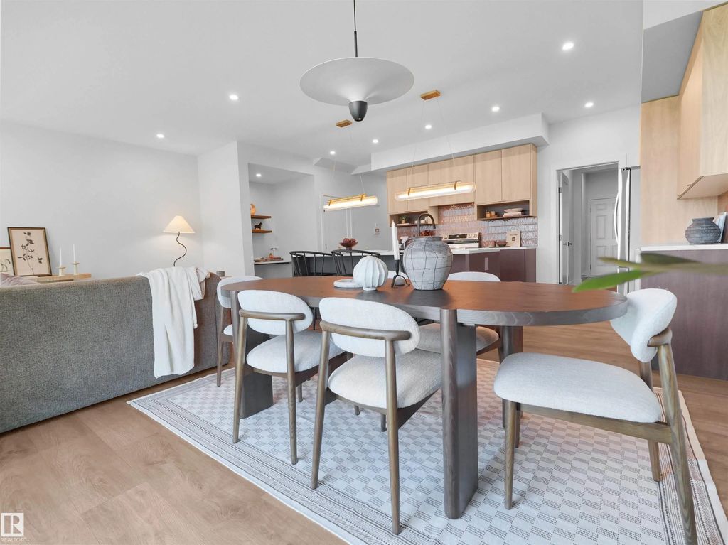 8312 Kiriak Loop, Edmonton