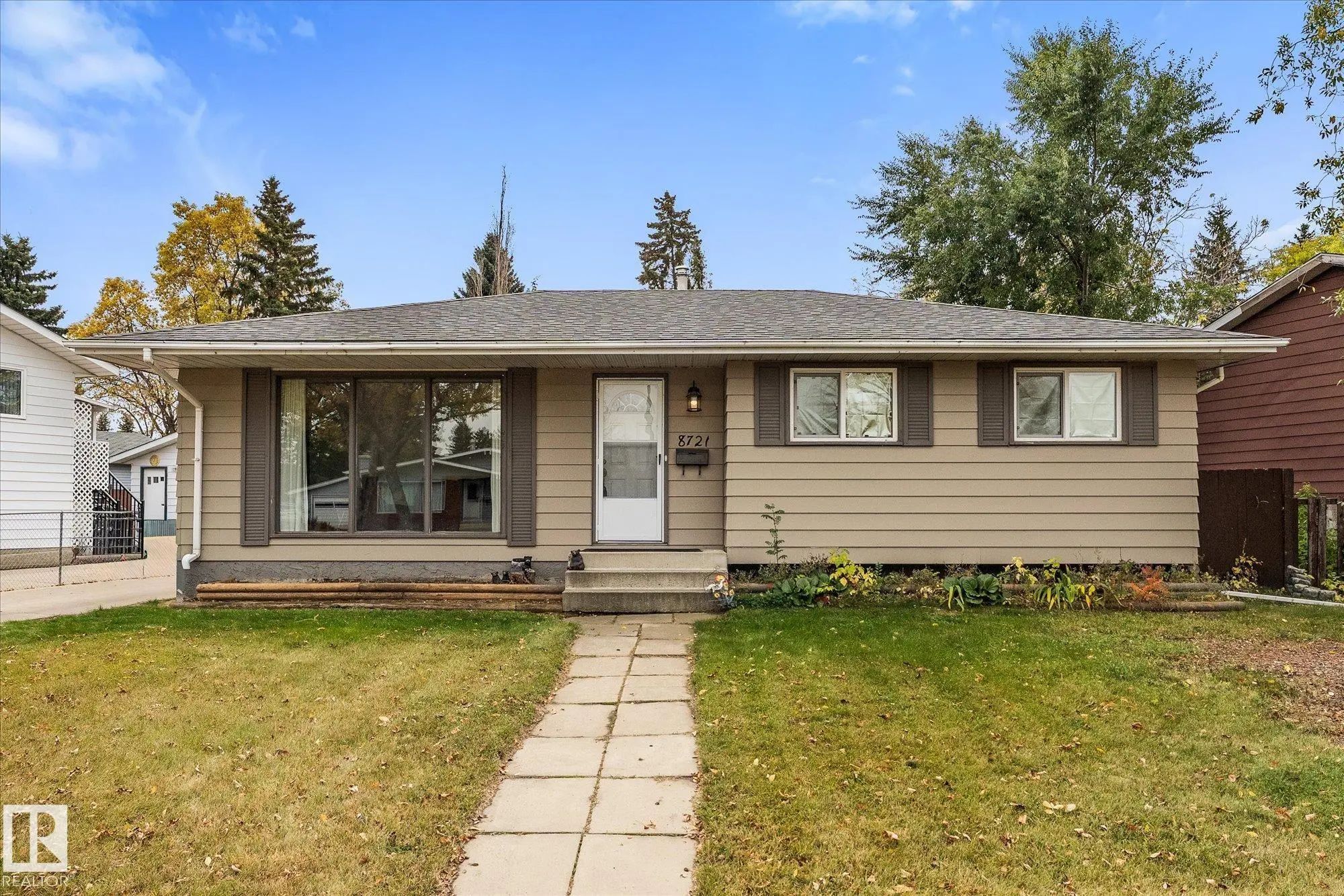 Fort Saskatchewan Home for Sale: Single Family Listing in Pineview Fort Sask.