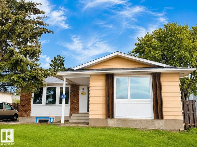 2613 105a Street Nw, Edmonton