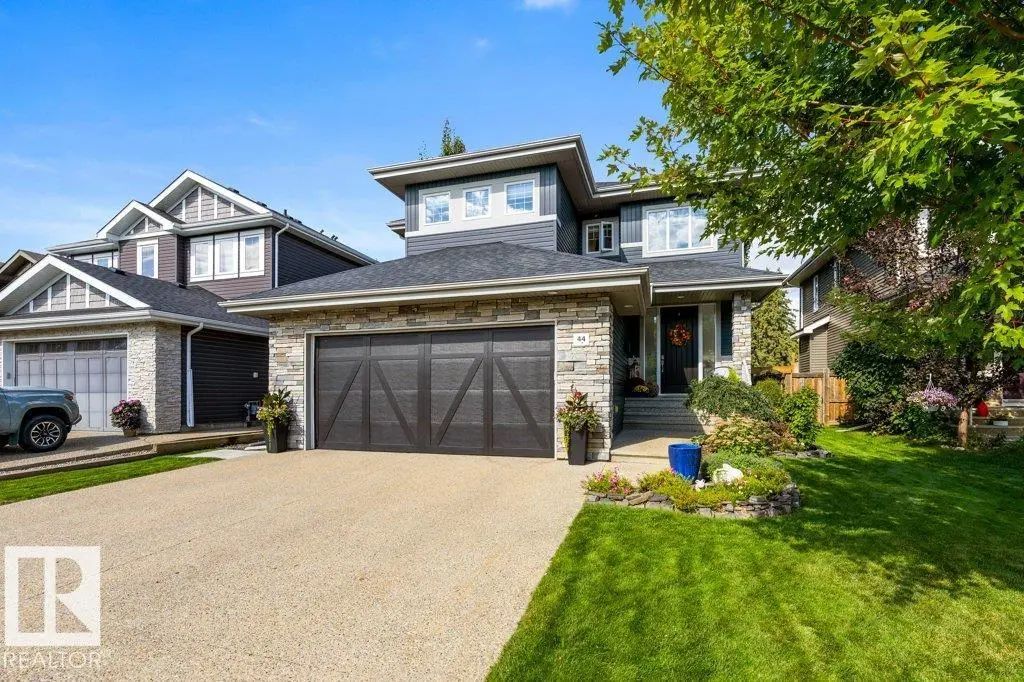 Photo for MLS®# E4507725 - home for sale at 44 Edgewater Terr, Erin Ridge North, St. Albert AB