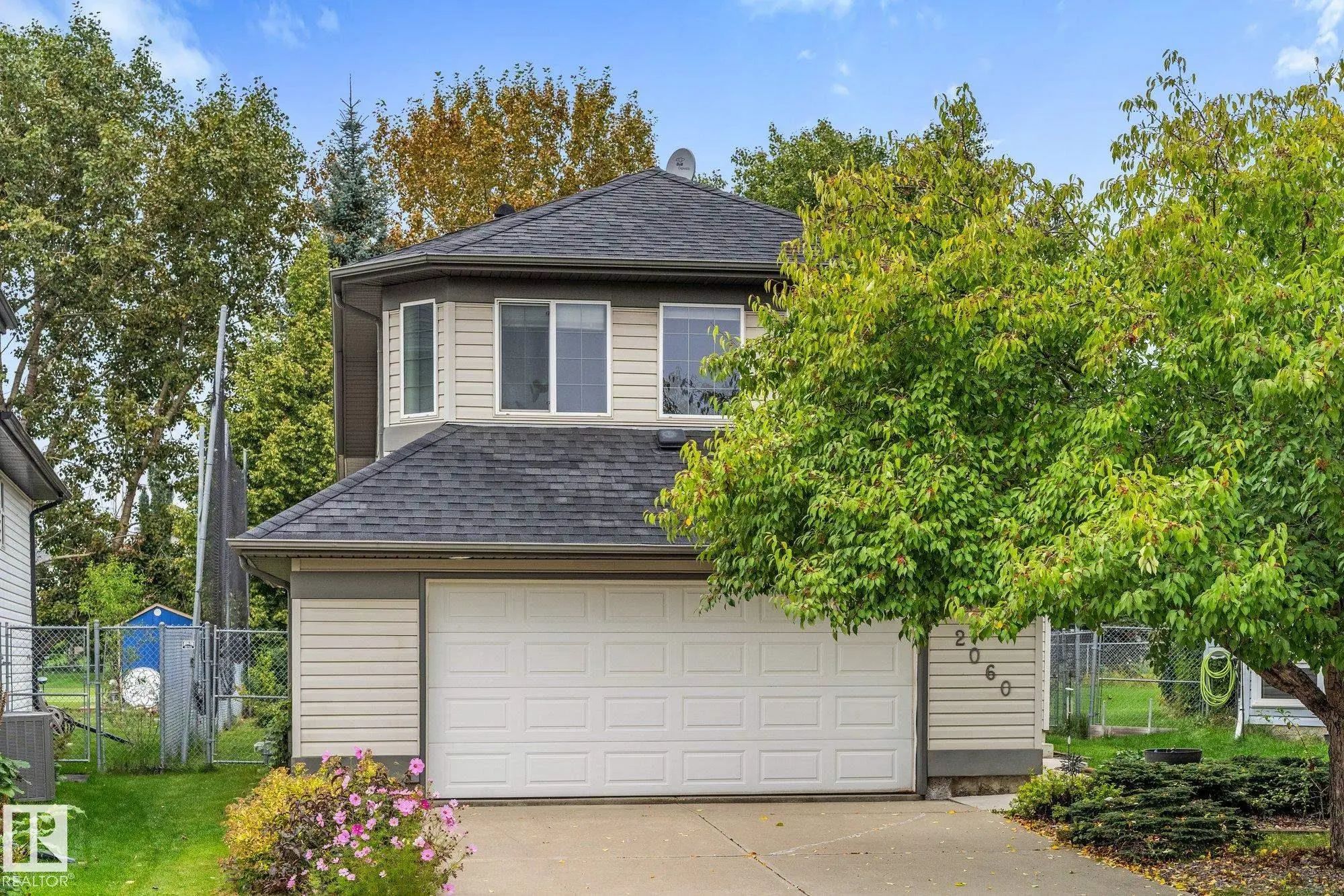 Single Family Property for Sale at 2060 Brennan Crescent Northwest, Edmonton: MLS®# E4507664