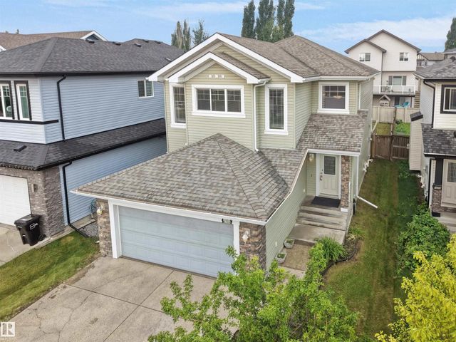 1932 67 Street Sw, Edmonton