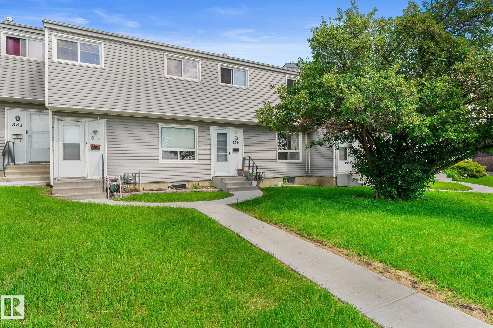 Photo for MLS®# E4497768 - home for sale at 359 Northgate Terrace Northwest, Northmount (Edmonton), Edmonton AB