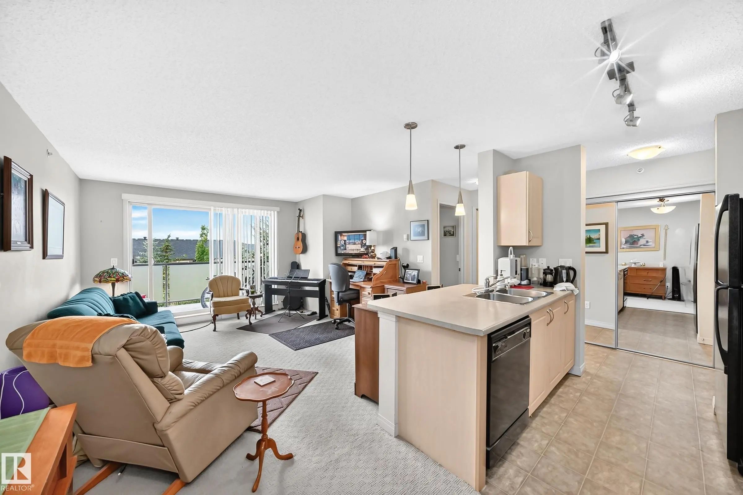 Home for Sale Located at 418 13907 136 Street Northwest, Edmonton, AB