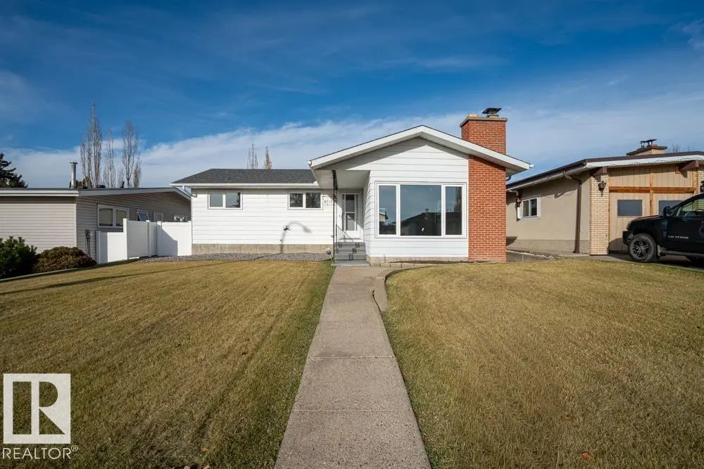 8712 151 Avenue, Edmonton