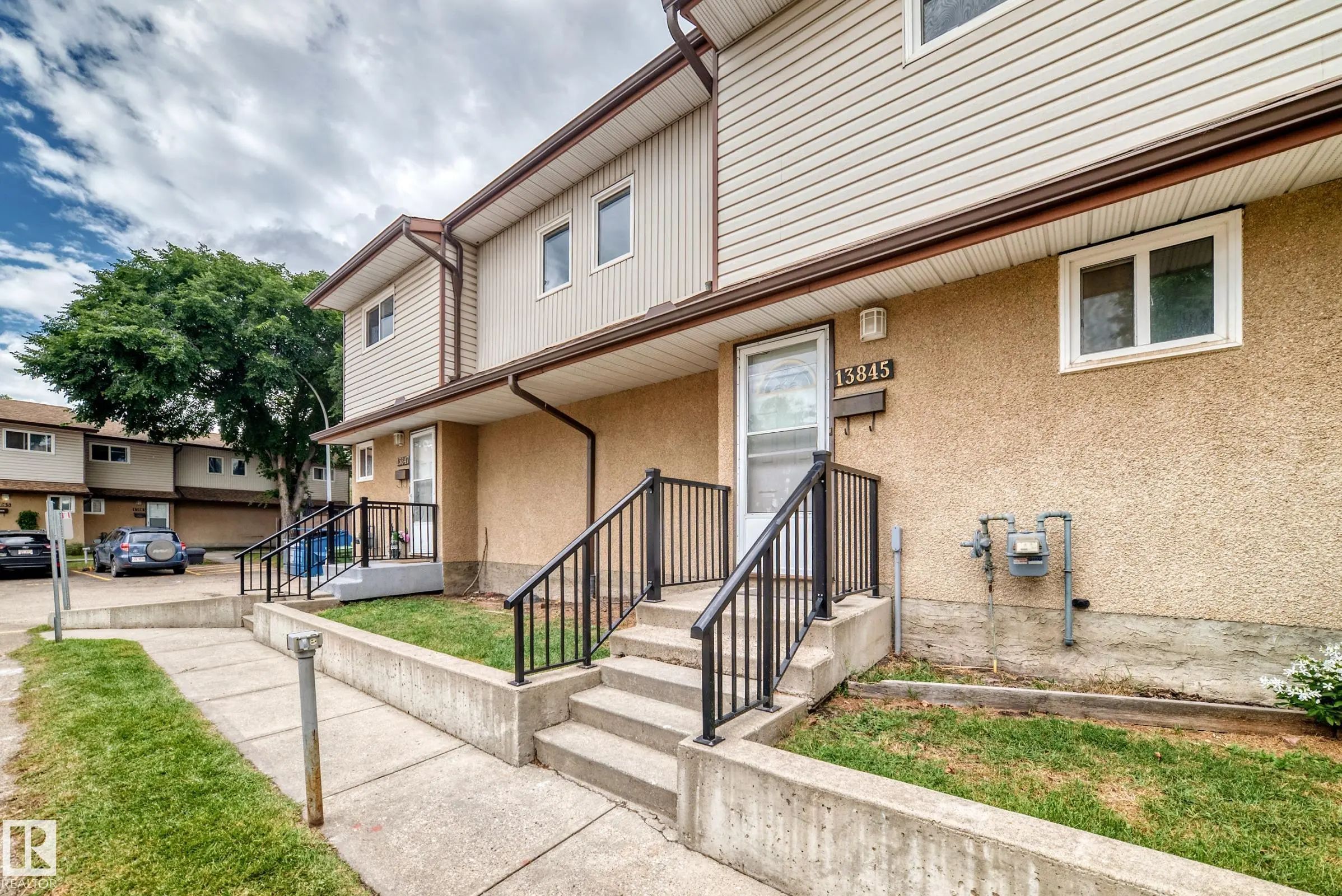 Edmonton Home for Sale: Condo / Townhouse Listing in Bannerman
