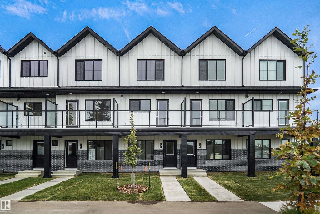 3 29 Airport Road, Edmonton