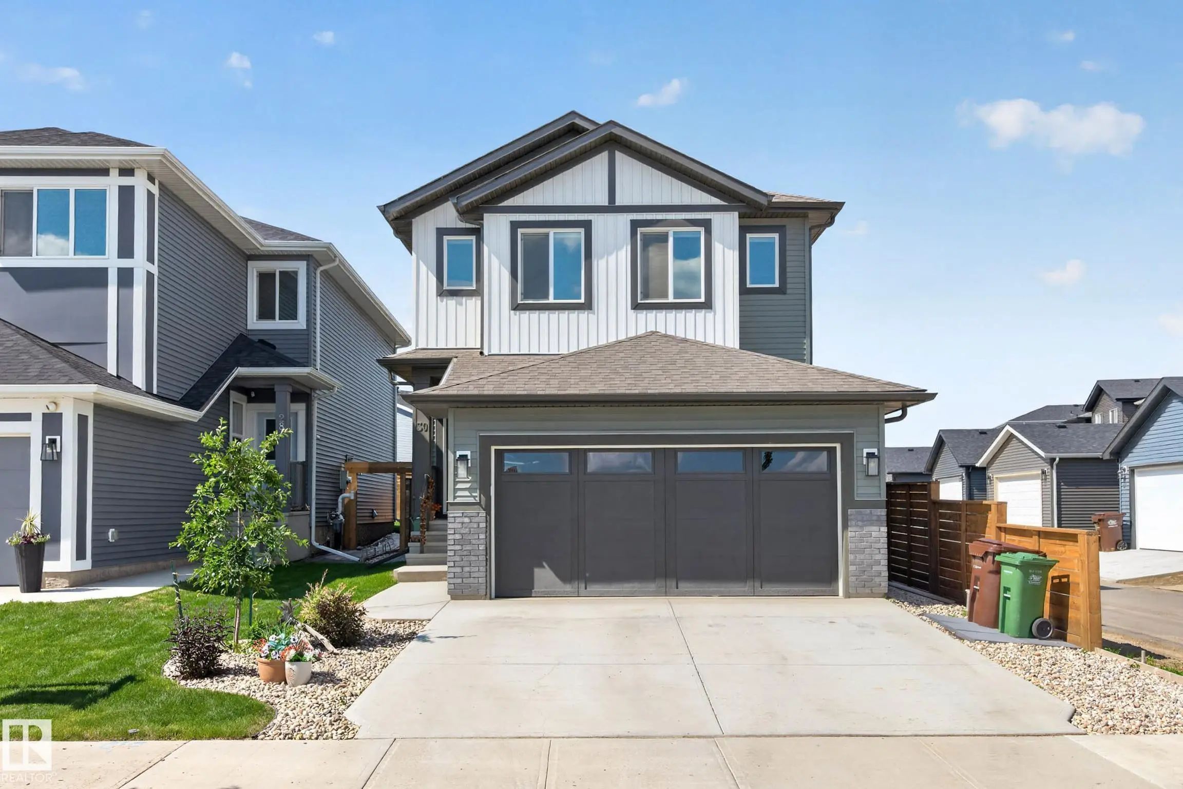 Photo for MLS®# E4506428 - home for sale at 30 Rosewood Way, Riverside (St. Albert), St. Albert AB