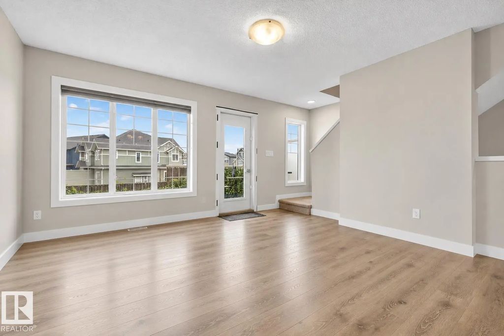 856 Daniels Way Sw, Edmonton