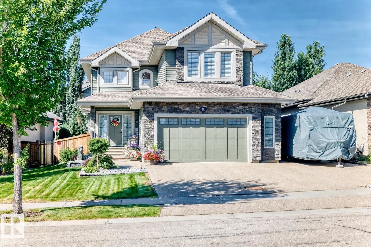 Photo for MLS®# E4506831 - home for sale at 45 Lacombe Drive, Lacombe Park, St. Albert AB