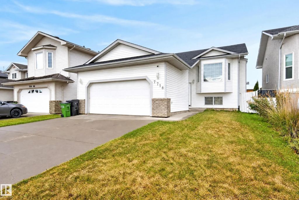 7718 166a Avenue Nw, Edmonton