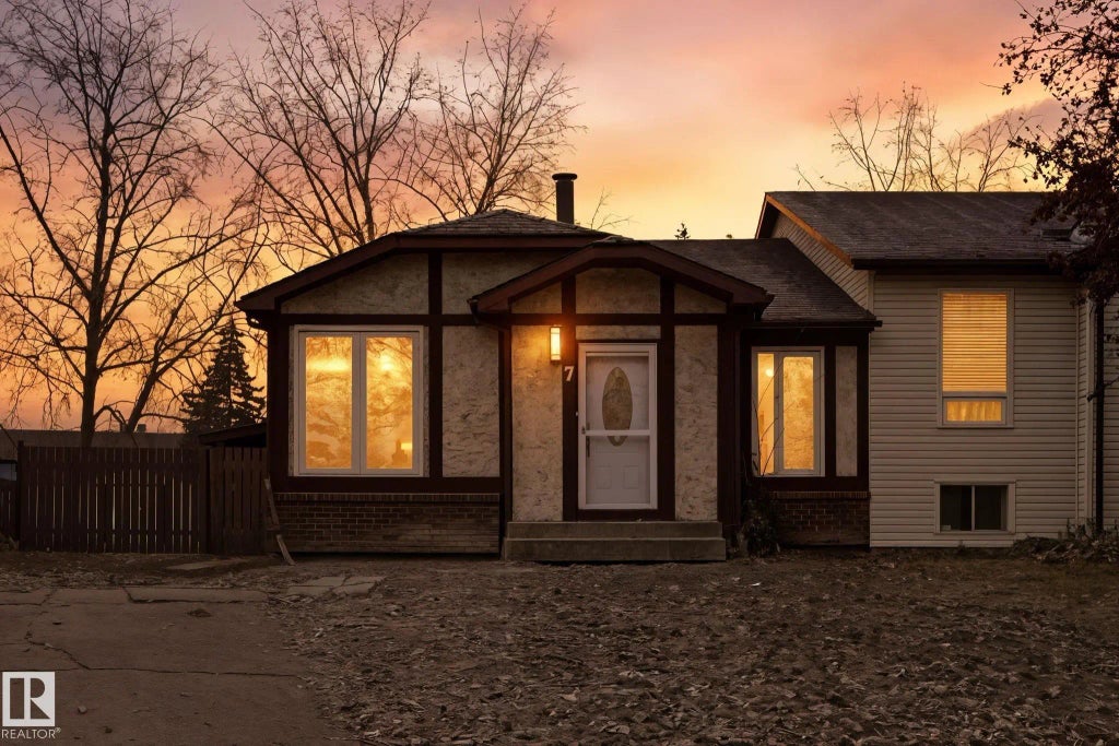 7 Gareth Place, St. Albert