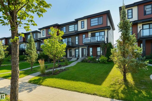 8265 Chappelle Way Sw, Edmonton