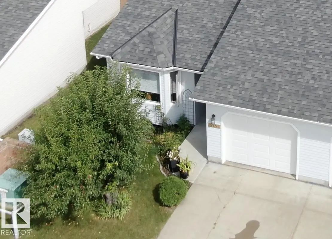 Edmonton Home for Sale: Condo / Townhouse Listing in Jamieson Place