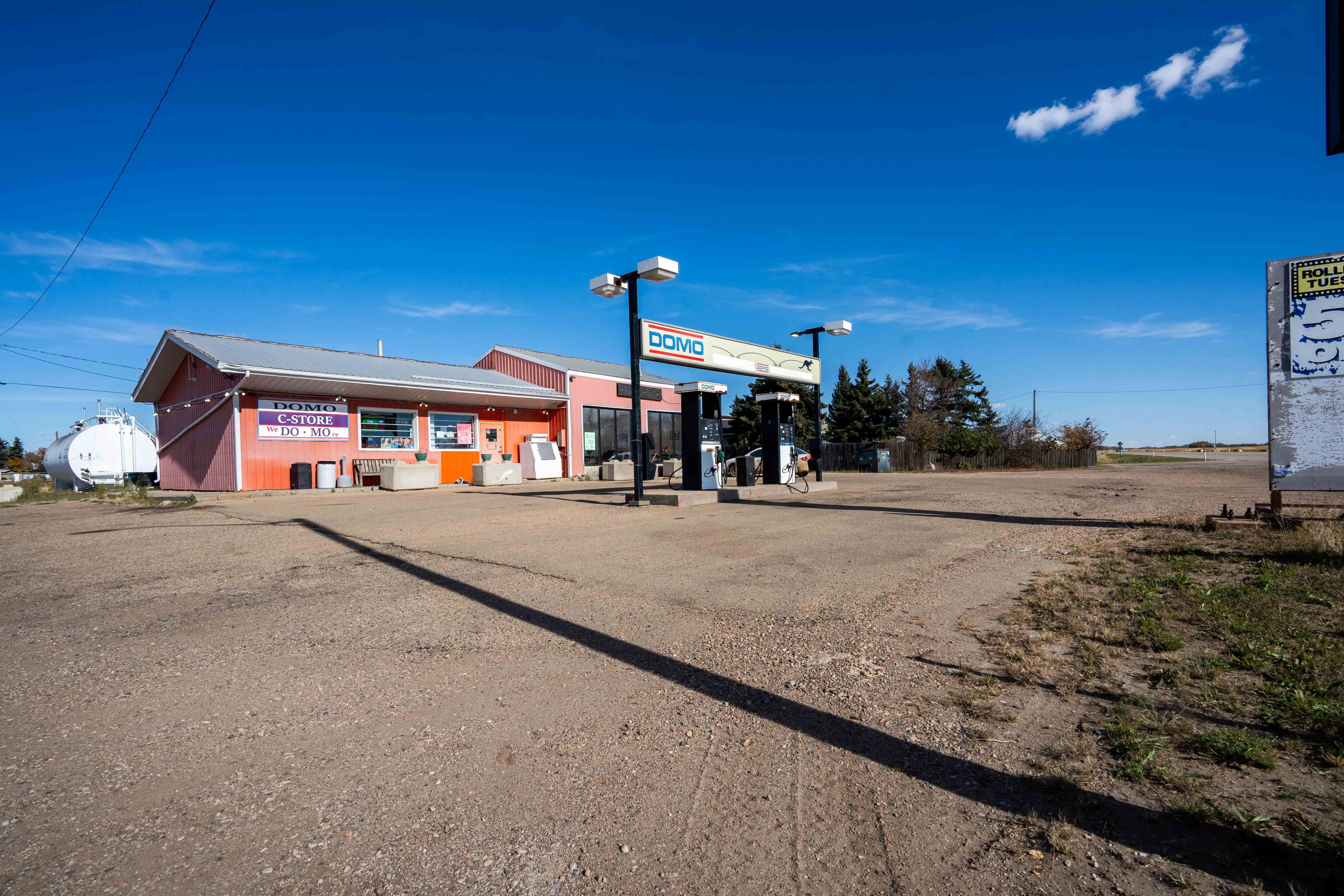 Highway Ave, Strome