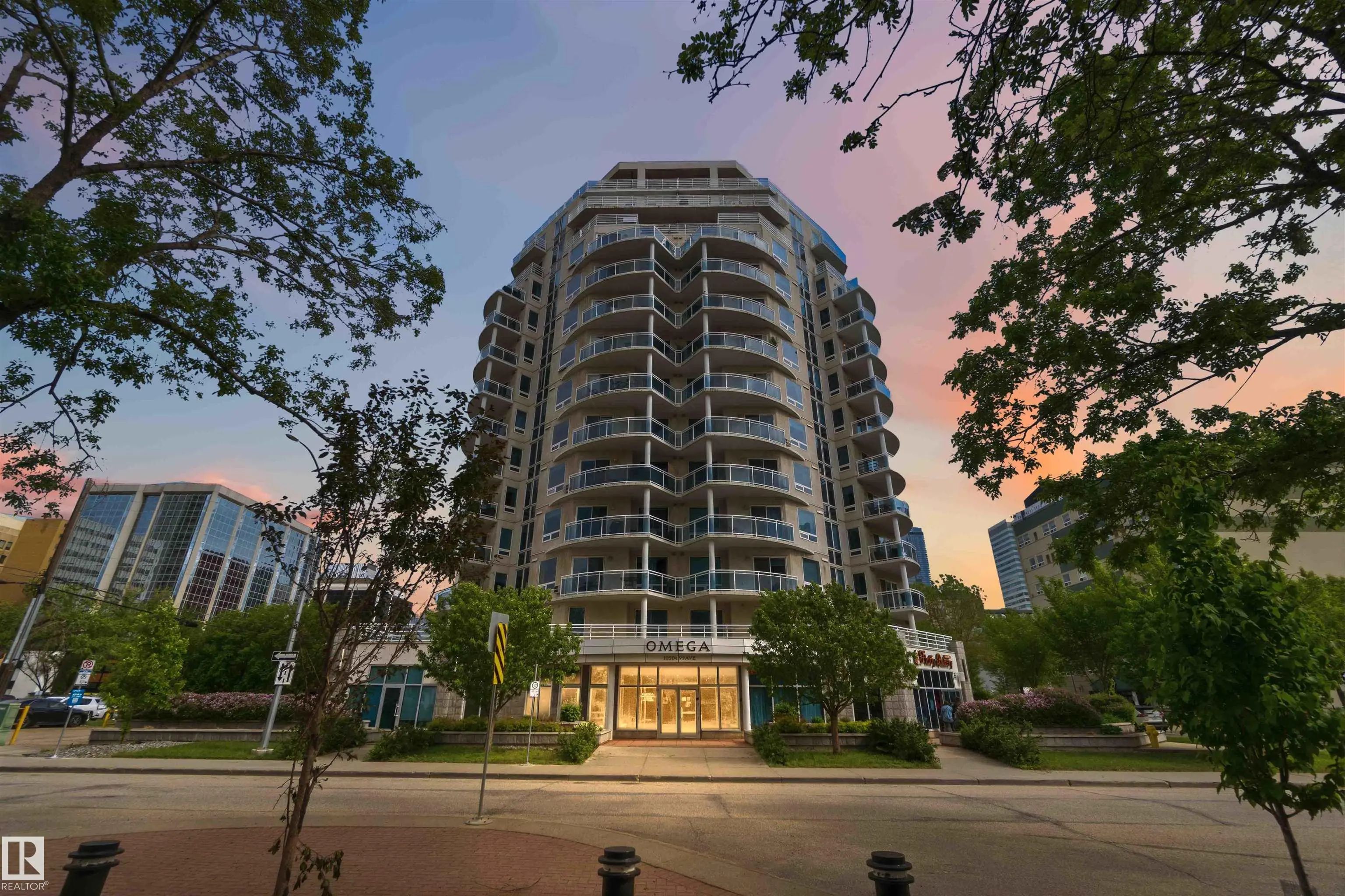 Condo / Townhouse Property for Sale at 901 10504 99 Avenue Northwest, Edmonton: MLS®# E4491794