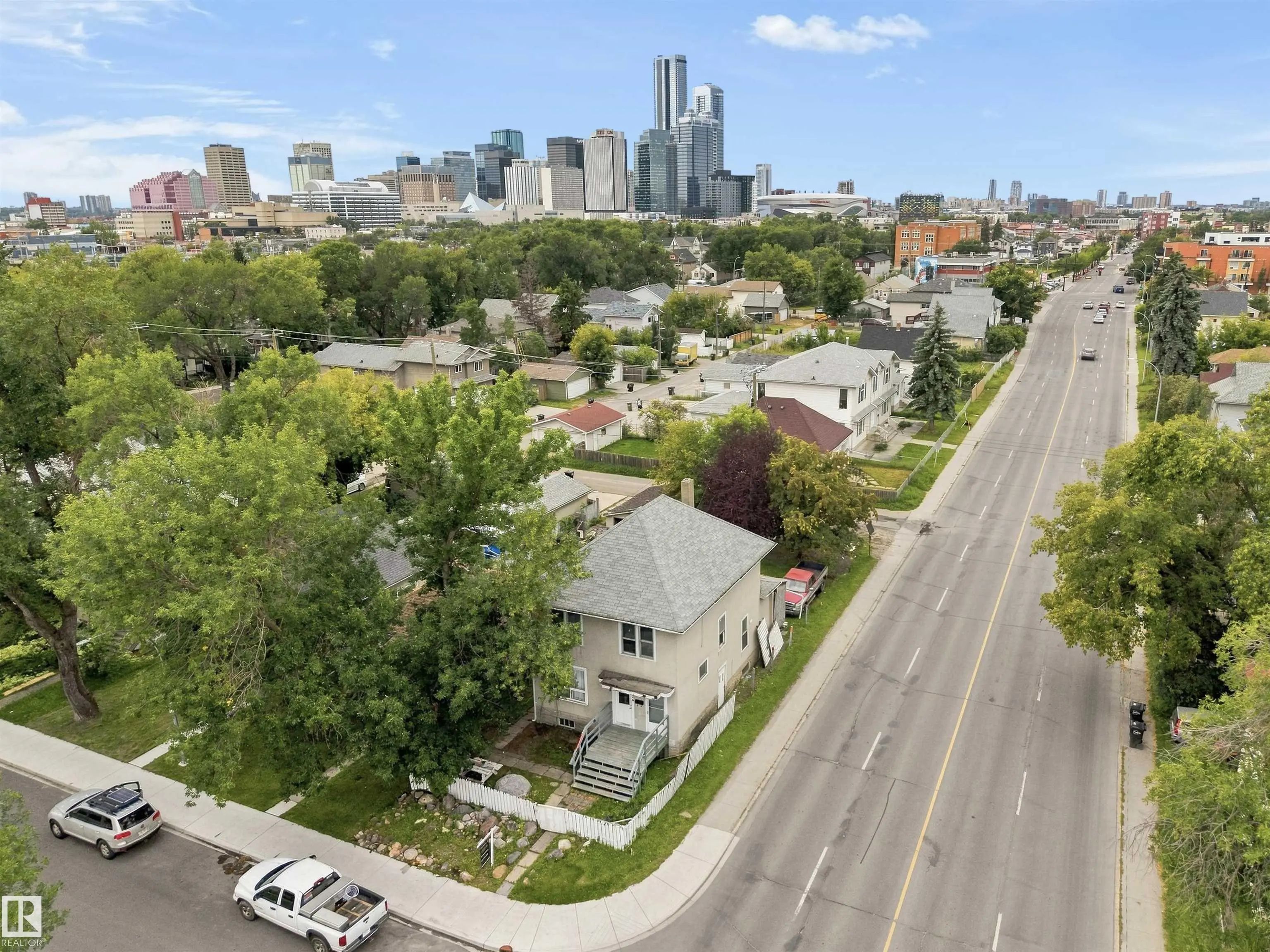 Photo for MLS®# E4479776 - home for sale at 10734 93 Street Northwest, Mccauley, Edmonton AB