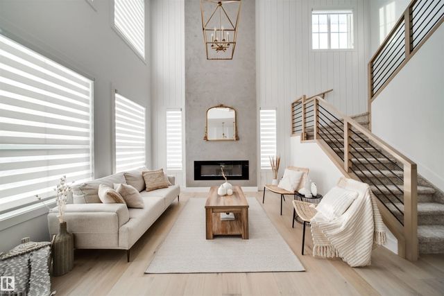 370 Liden Loop, Leduc