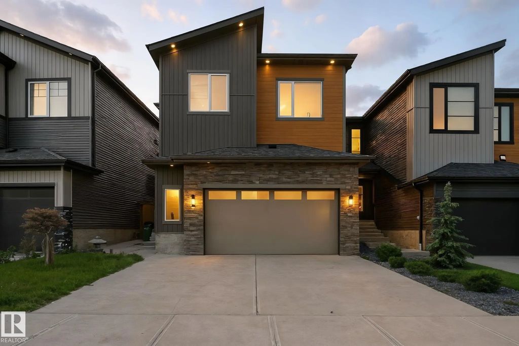 1048 Goldfinch Way, Edmonton