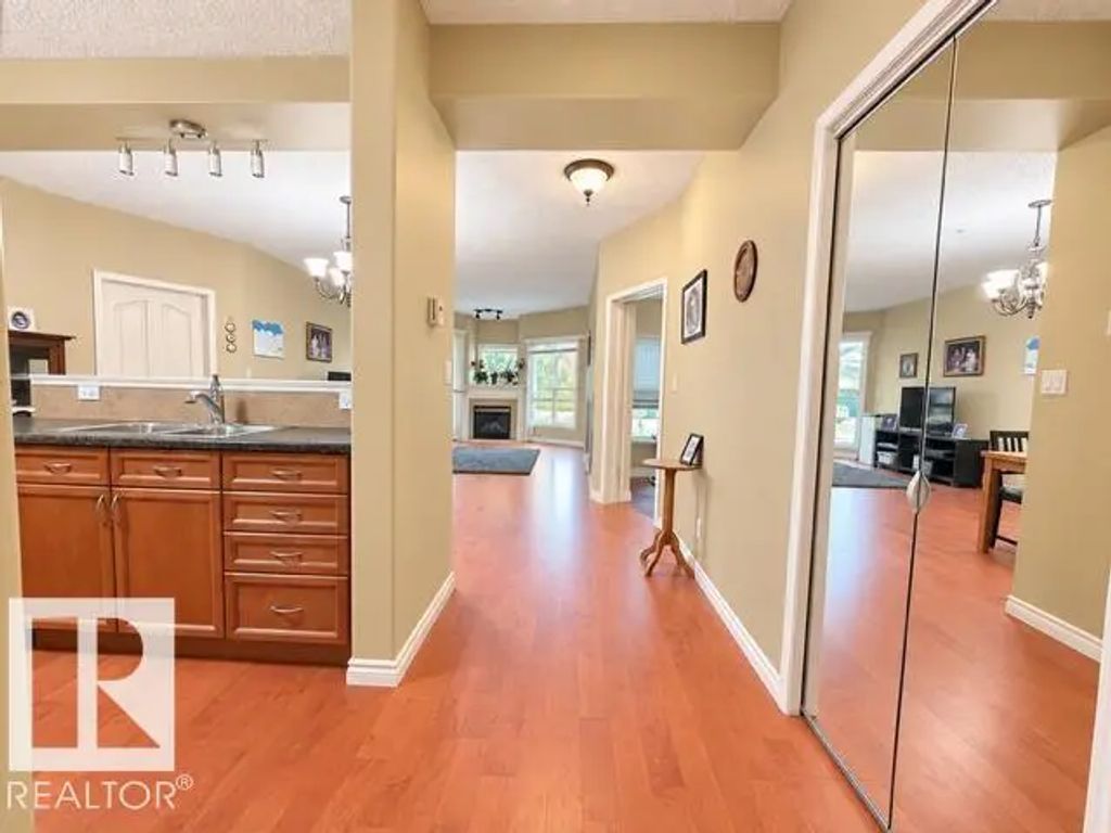 102 102a Bridgeport Crossing, Leduc