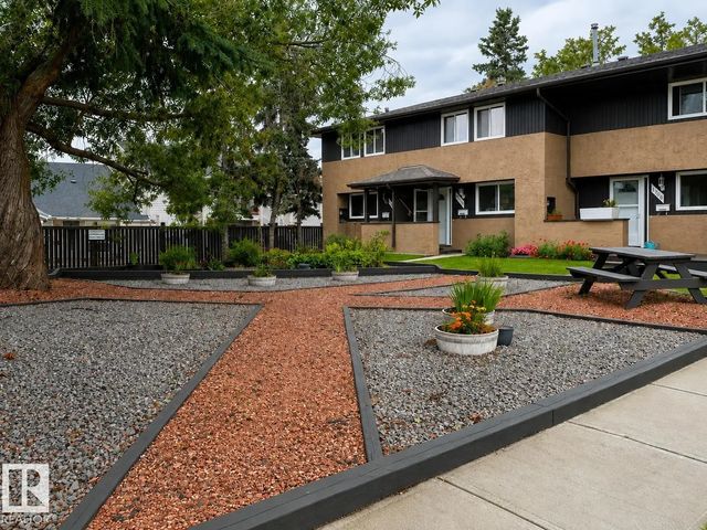 1704 37 Street Nw, Edmonton