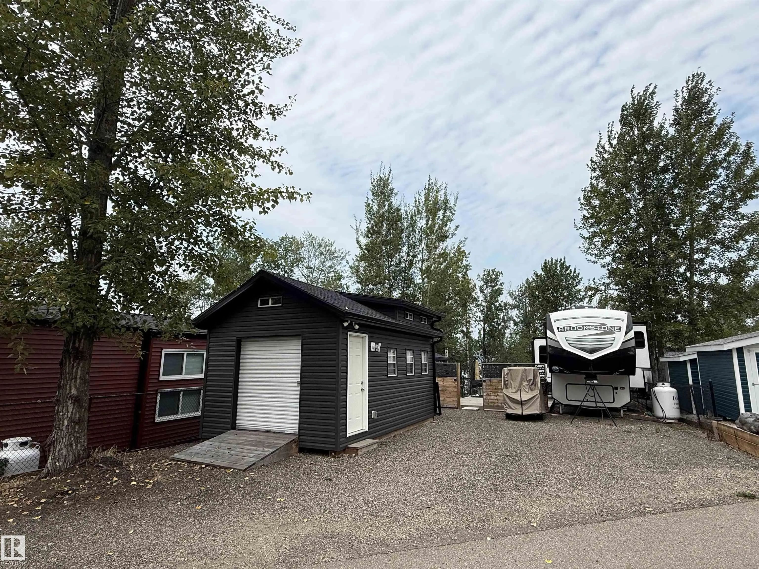Home for Sale Located at 5 53509 Rge Road 60, Rural Parkland County, AB