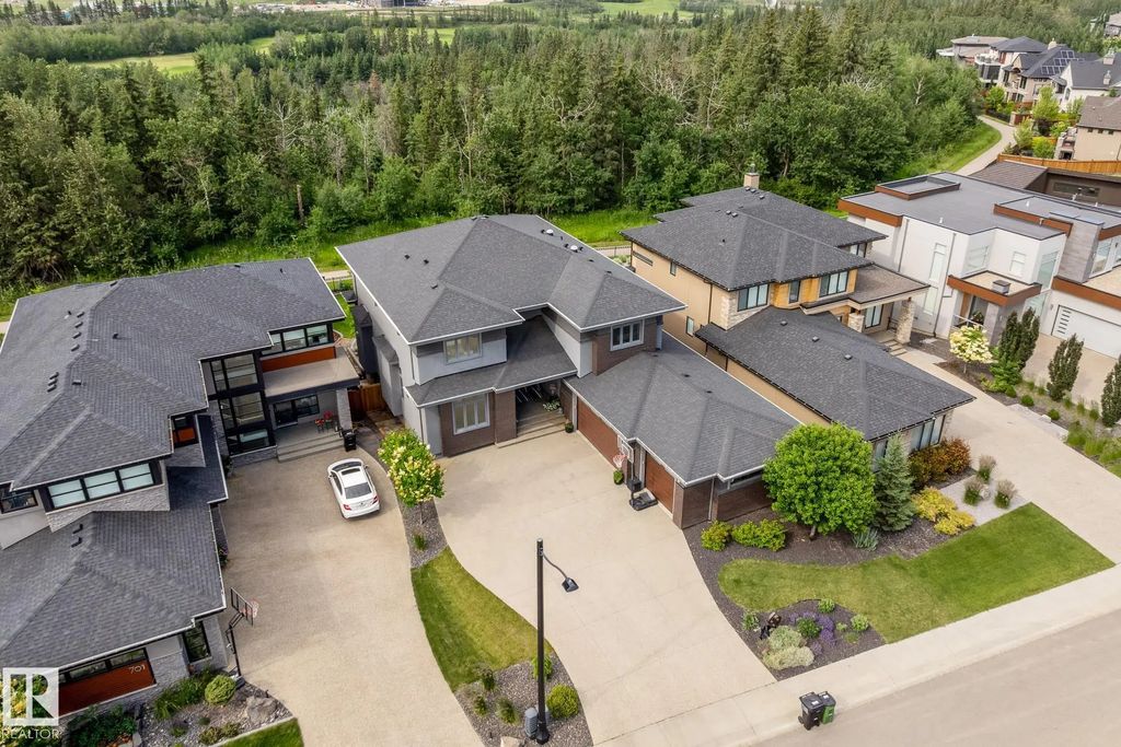 699 Howatt Drive Sw, Edmonton