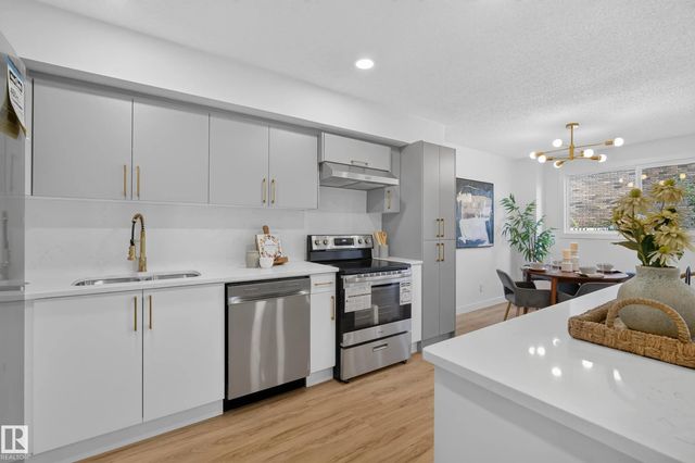3320 130a Avenue Nw, Edmonton