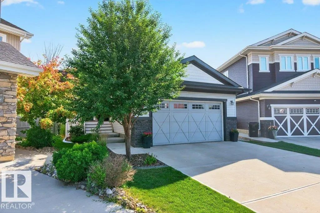 8220 Gourlay Close, Edmonton