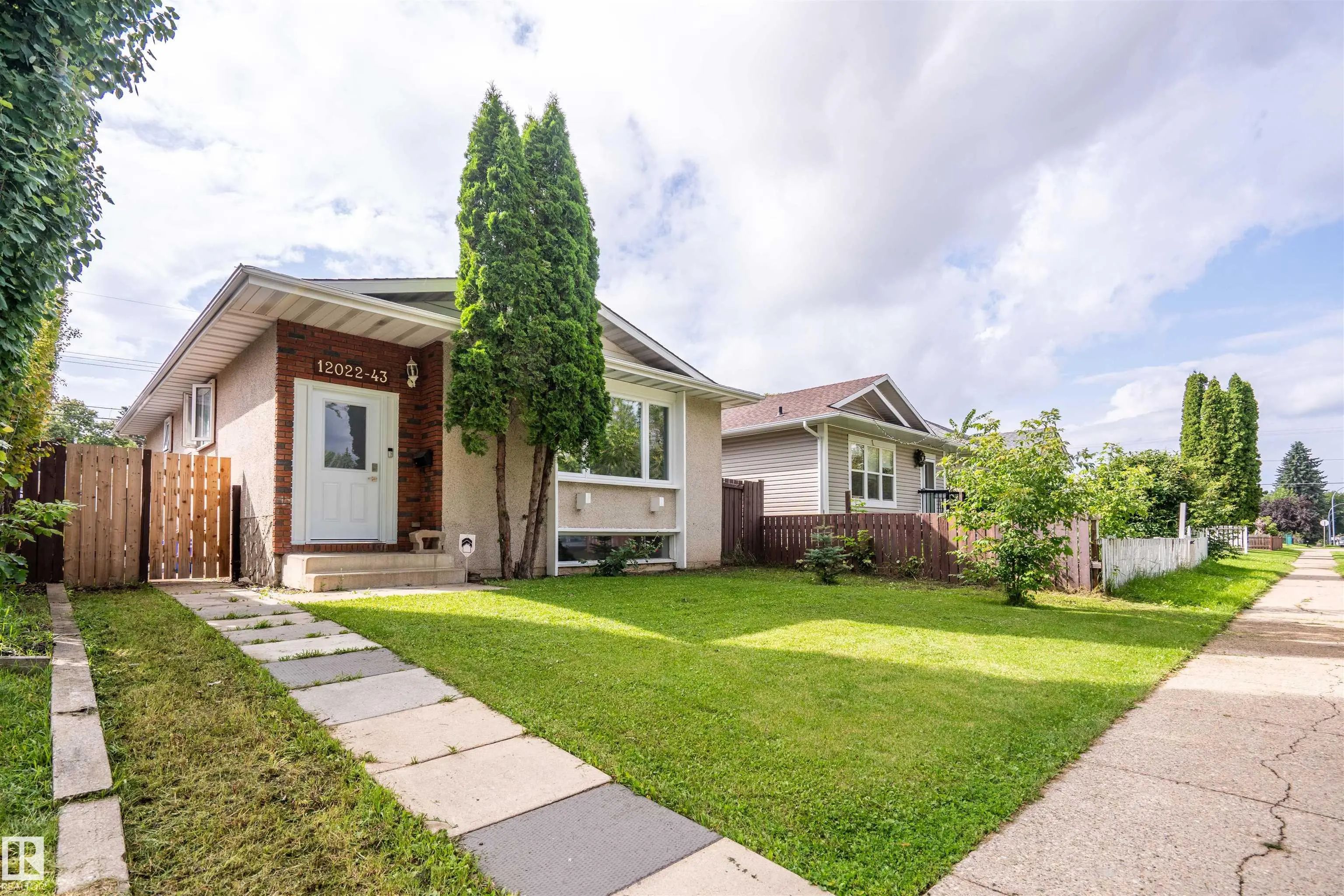 Photo of Listing #E4503872