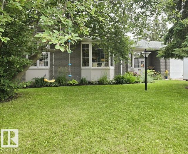 2725 104a Street Nw, Edmonton