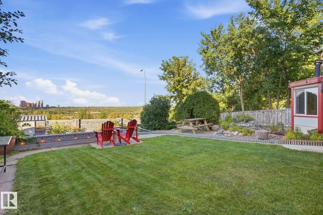 Single Family Property for Sale at 9520 95 Avenue Northwest, Edmonton: MLS®# E4509332