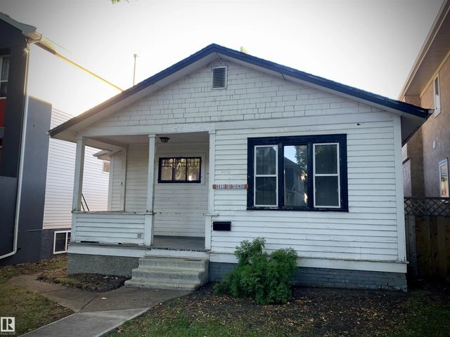 9833 90 Avenue Nw, Edmonton