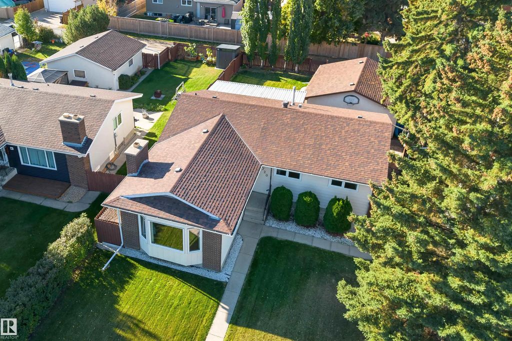720 Knottwood Road, Edmonton