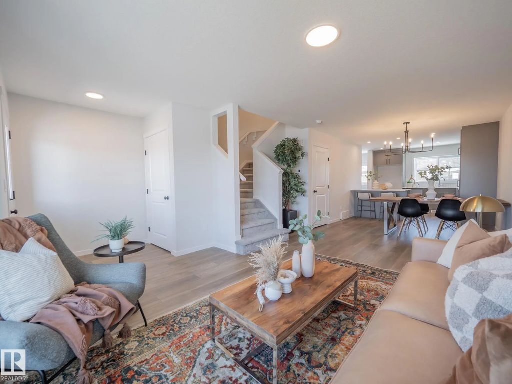 5224 Schonsee Drive, Edmonton