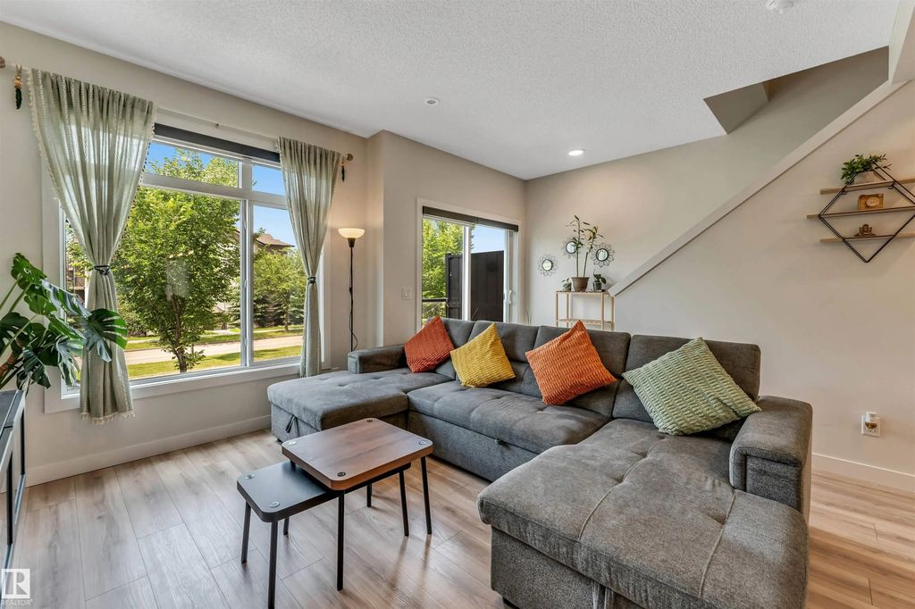 182 804 Welsh Drive, Edmonton