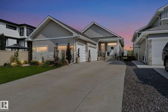 55 Maple Crescent, Gibbons