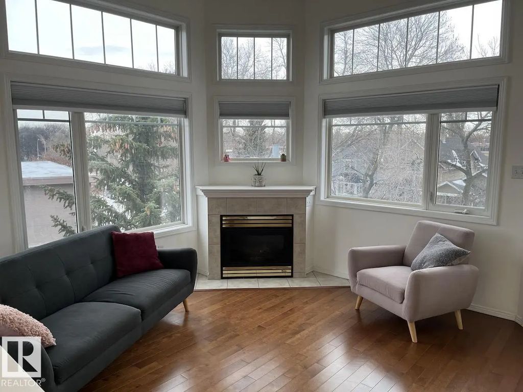 402 8909 100 Street, Edmonton