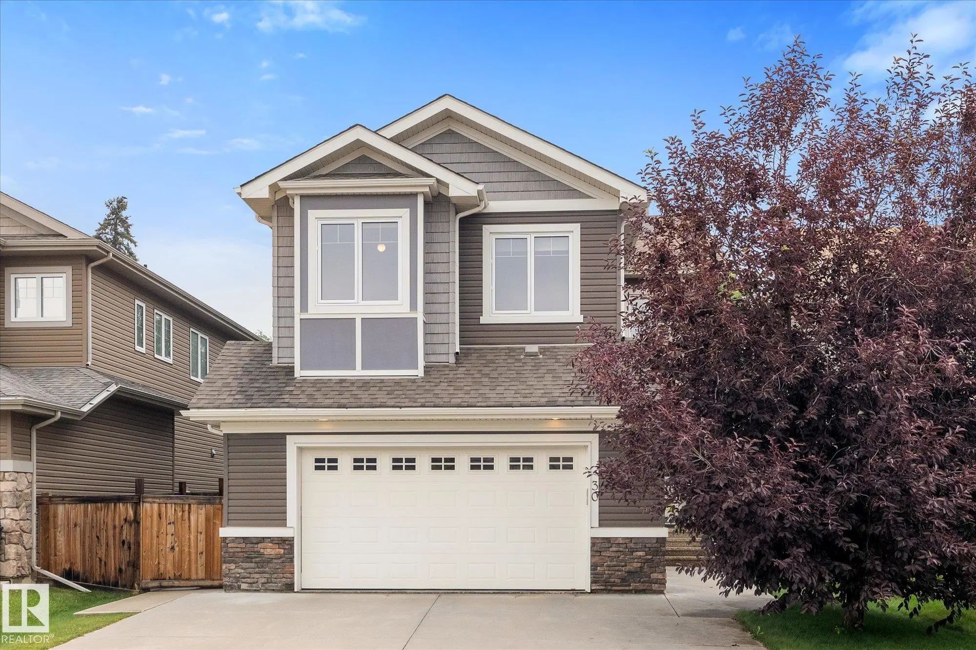 Photo for MLS®# E4507283 - home for sale at 30 Hickory Trail, Heatherglen, Spruce Grove AB